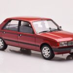 Peugeot 305 GTX Rosso Plaisir Otto 1:18 - image 4 of 6
