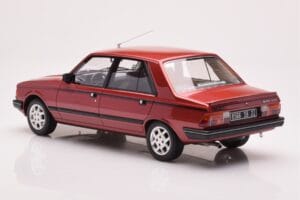 Peugeot 305 GTX Rosso Plaisir Otto 1:18 OT1032 Resina — immagine 5 di 6