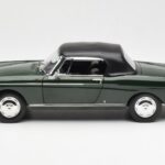 Peugeot 404 Cabriolet Antique Green Edizione Limitata Norev 1:18 184829 - image 4 of 8
