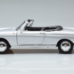 Peugeot 404 Cabriolet Argento Norev 1:18 - image 5 of 8