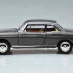 Peugeot 404 Coupe Graphite Grigio Norev 1:18 - image 4 of 7