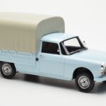 Peugeot 404 Pickup Bache Blu Pastello Otto 1:18 - image 4 of 6