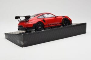 Porsche 911 GT2 RS 991 MR Manthey Racing Nordschleife Record Minichamps 1:18 MR-911-GT2RS-1803 Pressofusione — immagine 3 di 6