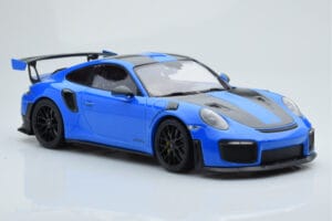 Porsche 911 GT2 RS 991.2 Weissach Package Blu Cerchi in Magnesio Neri Minichamps 1:18 153068316 Pressofusione — immagine 4 di 6
