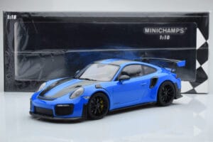 Porsche 911 GT2 RS 991.2 Weissach Package Blu Cerchi in Magnesio Neri Minichamps 1:18 153068316 Pressofusione — immagine 6 di 6