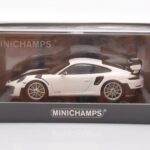 Porsche 911 991.2 GT2 RS Bianco Minichamps 1:43 - image 4 of 4