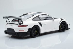 Porsche 911 GT2 RS 991.2 Weissach Package Bianco Cerchi in Magnesio Neri Minichamps 1:18 153068309 Pressofusione — immagine 2 di 6