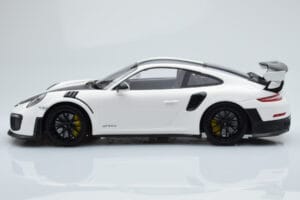 Porsche 911 GT2 RS 991.2 Weissach Package Bianco Cerchi in Magnesio Neri Minichamps 1:18 153068309 Pressofusione — immagine 3 di 6