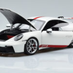 Porsche 911 992 GT3 Bianco Norev 1:18 - image 2 of 7