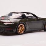 Porsche 911 992 Targa 4S Verde Oliva GT Spirit 1:18 - image 2 of 6