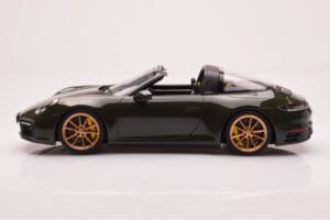 Porsche 911 992 Targa 4S Verde Oliva GT Spirit 1:18 GT438 Resina — immagine 3 di 6