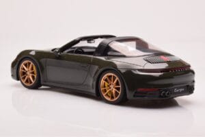 Porsche 911 992 Targa 4S Verde Oliva GT Spirit 1:18 GT438 Resina — immagine 5 di 6