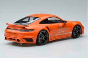 Porsche 911 992 Turbo S China 20th Anniversary Arancione Minichamps 1:18 155069171 Pressofusione — immagine 2 di 6