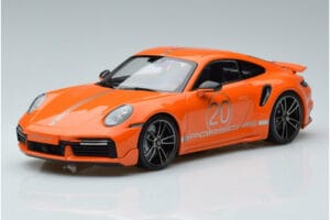 Porsche 911 992 Turbo S China 20th Anniversary Arancione Minichamps 1:18 155069171