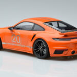 Porsche 911 992 Turbo S China 20th Anniversary Arancione Minichamps 1:18 - image 5 of 6