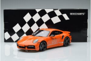 Porsche 911 992 Turbo S China 20th Anniversary Arancione Minichamps 1:18 155069171 Pressofusione — immagine 6 di 6