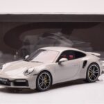 Porsche 911 992 Turbo S Crayon Grigio GT Spirit 1:18 - image 6 of 6