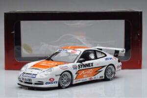 Porsche 911 996 GT3 R #1 C. Kwan Carrera Cup Asia 2004 AUTOart 1:18 80487 Pressofusione — immagine 7 di 7