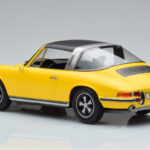 Porsche 911 E Targa Norev 1:18 - image 6 of 7