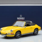 Porsche 911 E Targa Norev 1:18 - image 7 of 7