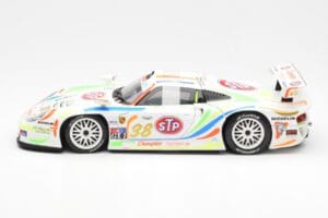 Porsche 911 GT1 #38 T. Boutsen / M. Kelleners 24 Hours of Le Mans 1998 UT Models 1:18 39817 Pressofusione — immagine 3 di 6