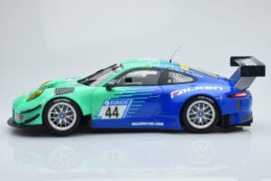 Porsche 911 GT3 R Falken Motorsports #44 M. Ragginger / J. Bergmeister / M. Werner / L. Vanthoor 24 Hours of Nurburgring 2017 — immagine 3 di 6