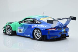 Porsche 911 GT3 R Falken Motorsports #44 M. Ragginger / J. Bergmeister / M. Werner / L. Vanthoor 24 Hours of Nurburgring 2017 — immagine 5 di 6