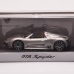 Porsche 918 Spyder Grigio Metallizzato Minichamps 1:43 - image 4 of 4