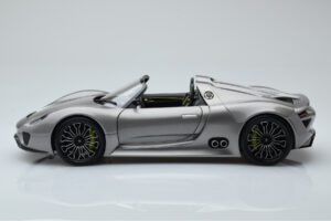 Porsche 918 Spyder Prototipo Grigio Metallizzato Minichamps 1:18 110060030 Pressofusione — immagine 4 di 7