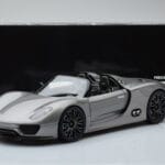 Porsche 918 Spyder Prototipo Grigio Metallizzato Minichamps 1:18 - image 7 of 7