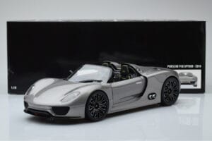 Porsche 918 Spyder Prototipo Grigio Metallizzato Minichamps 1:18 110060030 Pressofusione — immagine 7 di 7