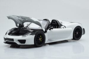 Porsche 918 Spyder Weissach Package Bianco Con Cerchi Neri Minichamps 1:18 113062443 Pressofusione — immagine 2 di 9