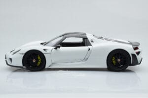 Porsche 918 Spyder Weissach Package Bianco Con Cerchi Neri Minichamps 1:18 113062443 Pressofusione — immagine 5 di 9