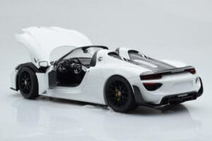 Porsche 918 Spyder Weissach Package Bianco Con Cerchi Neri Minichamps 1:18 113062443 Pressofusione — immagine 6 di 9