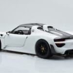 Porsche 918 Spyder Weissach Package Bianco Con Cerchi Neri Minichamps 1:18 - image 8 of 9