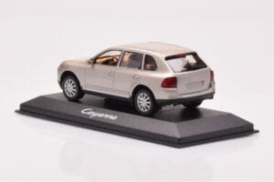 Porsche Cayenne 9PA Beige Minichamps 1:43 WAPC2000513 Pressofusione — immagine 3 di 4