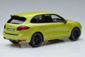 Porsche Cayenne GTS 92A Peridot Verde GT Spirit 1:18 GT020A Resina — immagine 2 di 6