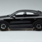 Porsche Cayenne E3 S Coupe Minichamps 1:18 187673 Pressofusione - image 3 of 6
