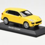 Porsche Cayenne 92A Giallo MaxiChamps 1:43 940063201 - image 3 of 4