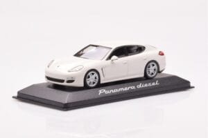 Porsche Panamera 970 Diesel Carrara Bianco Minichamps 1:43 WAP0200090C Pressofusione — immagine 2 di 4