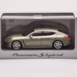 Porsche Panamera 970 S Hybrid Critall Verde Minichamps 1:43 - image 4 of 4