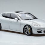 Porsche Panamera 970 Turbo Argento Norev 1:18 - image 5 of 7