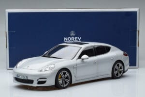 Porsche Panamera 970 Turbo Argento Norev 1:18 187609 Pressofusione — immagine 7 di 7