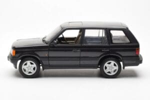 Range Rover P38 4.6 HSE Nero Metallizzato AUTOart 1:18 70017 Pressofusione — immagine 4 di 9