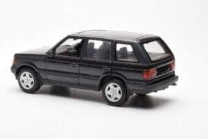 Range Rover P38 4.6 HSE Nero Metallizzato AUTOart 1:18 70017 Pressofusione — immagine 5 di 9