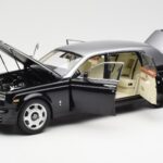 Rolls-Royce Phantom VII EWB Nero e Argento Kyosho 1:18 08841BKS - image 2 of 8