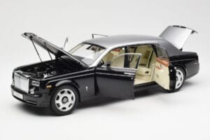 Rolls-Royce Phantom VII EWB Nero e Argento Kyosho 1:18 08841BKS Pressofusione — immagine 2 di 8