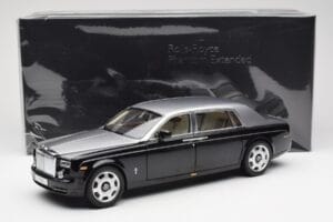 Rolls-Royce Phantom VII EWB Nero e Argento Kyosho 1:18 08841BKS Pressofusione — immagine 8 di 8