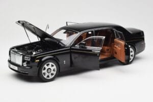 Rolls-Royce Phantom VII EWB Diamond Nero Kyosho 1:18 08841DBK2 Pressofusione — immagine 2 di 8