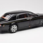 Rolls-Royce Phantom VII EWB Diamond Nero Kyosho 1:18 08841DBK2 - image 3 of 8